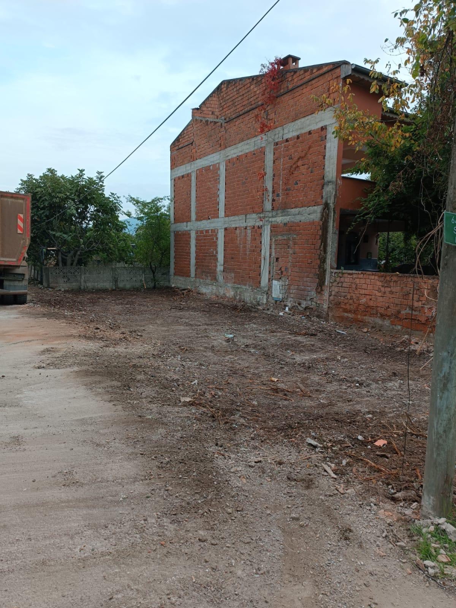 GEMLİK KUMSAZ METRUK BİNA YIKIMI